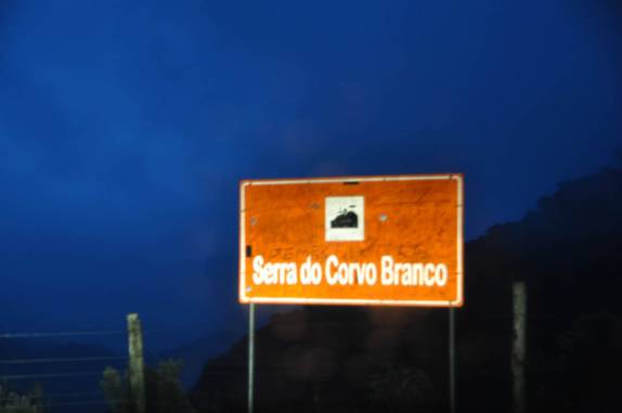 Chegando no alto da famosa Serra do Corvo Branco, já de noite, na região de Urubici - SC
